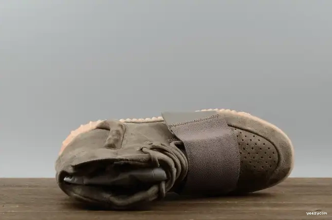 Brown BY2456 adidas Boost 750 Yeezy Light 0521